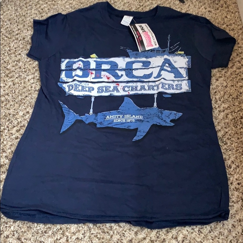 Horror block exclusive horror t-shirt. Jaws.